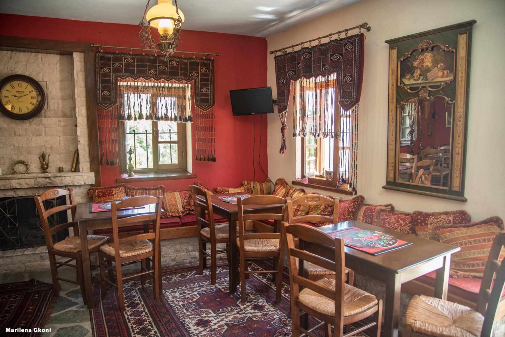 Petradi 1873 Hotel Kalarrites Luaran gambar