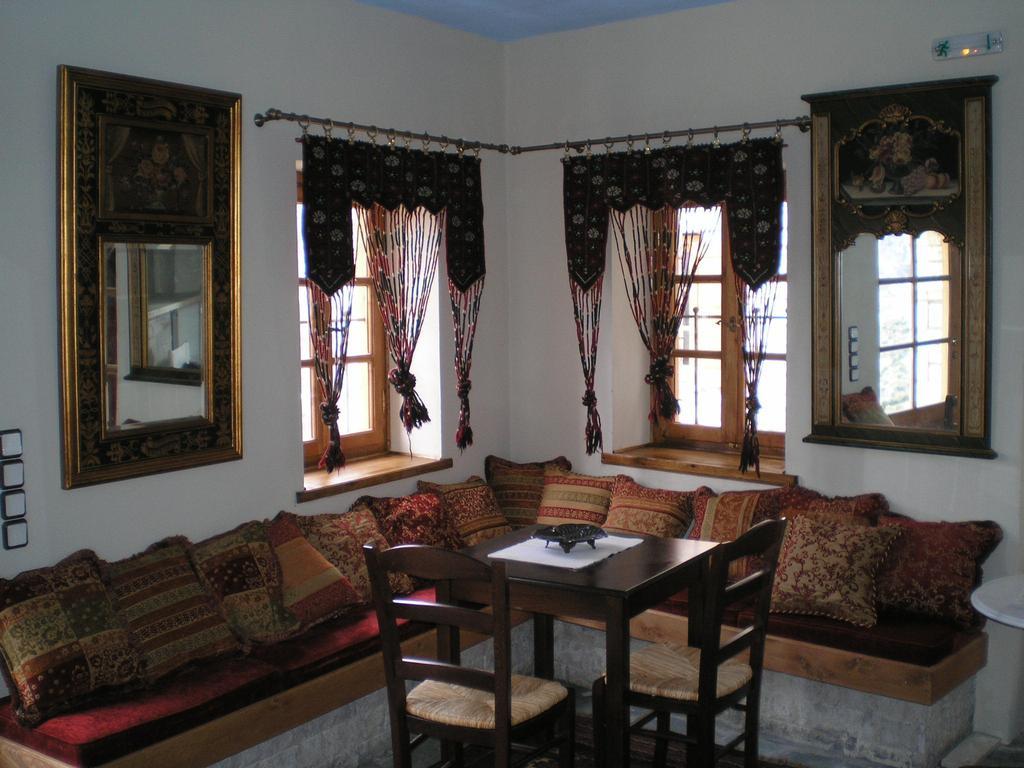 Petradi 1873 Hotel Kalarrites Luaran gambar
