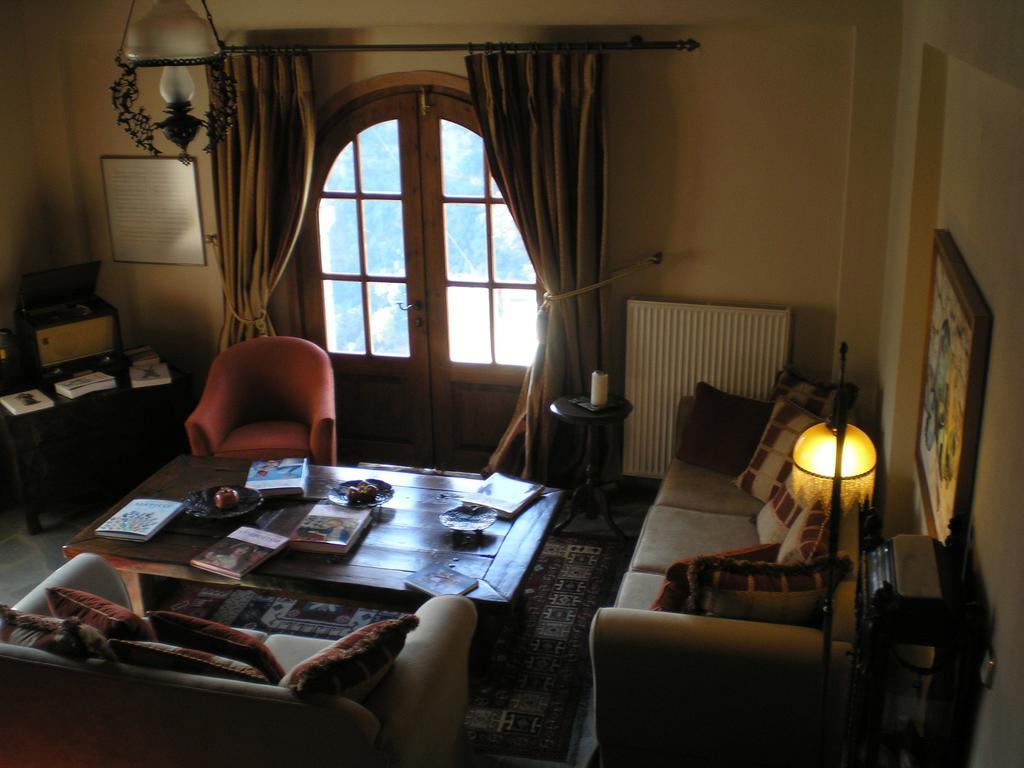 Petradi 1873 Hotel Kalarrites Luaran gambar