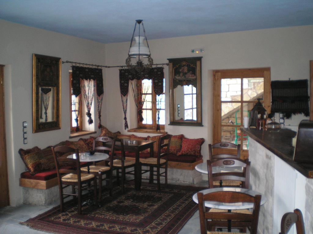 Petradi 1873 Hotel Kalarrites Luaran gambar